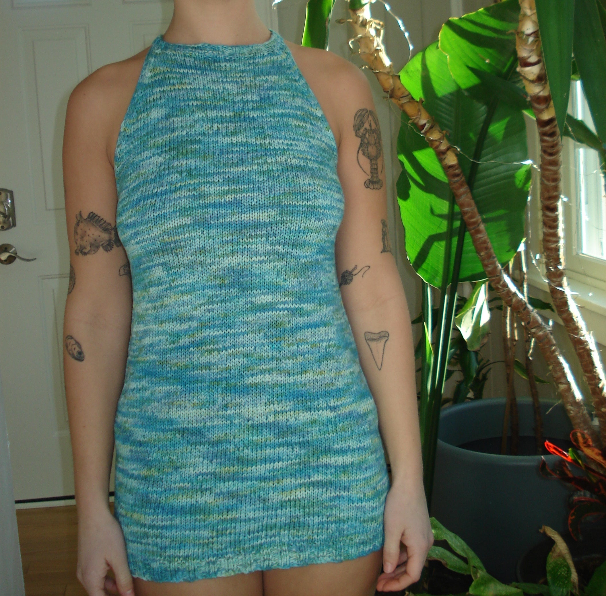 BACKLESS DRESS 4 YOUU