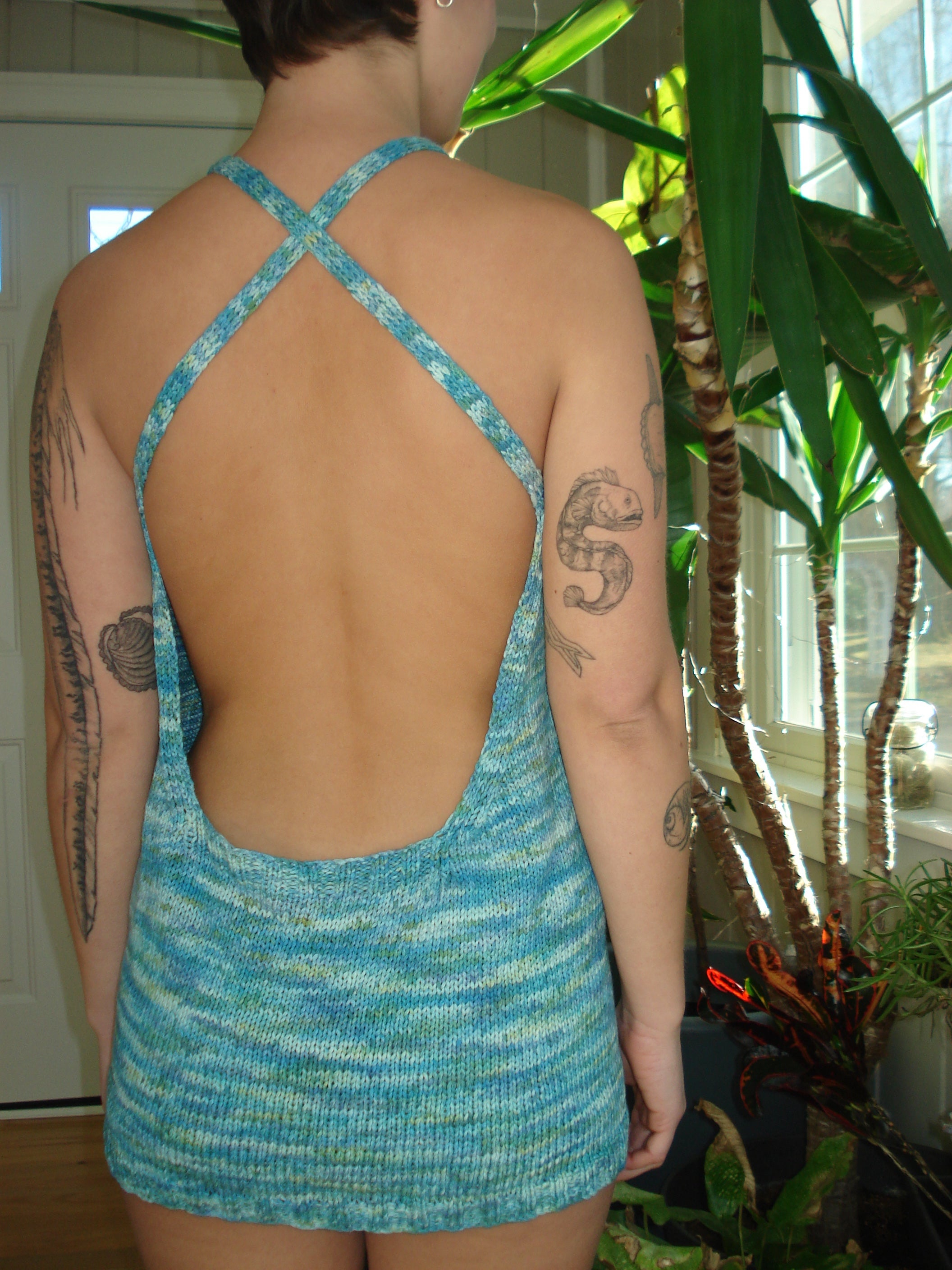 BACKLESS DRESS 4 YOUU